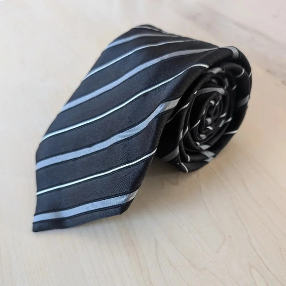 🇮🇹CANALI black striped tie - Picture 3 of 10